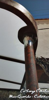 Marquise fer vitrage opalescent descente d eau par le poteau forge catalane